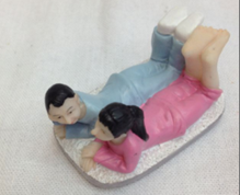 夫妻趴床