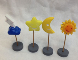 星星、月亮、太阳、闪电