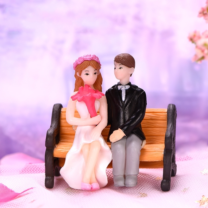 结婚礼服夫妻-长凳子