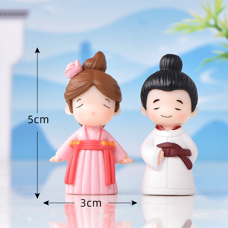 浅色古装情侣